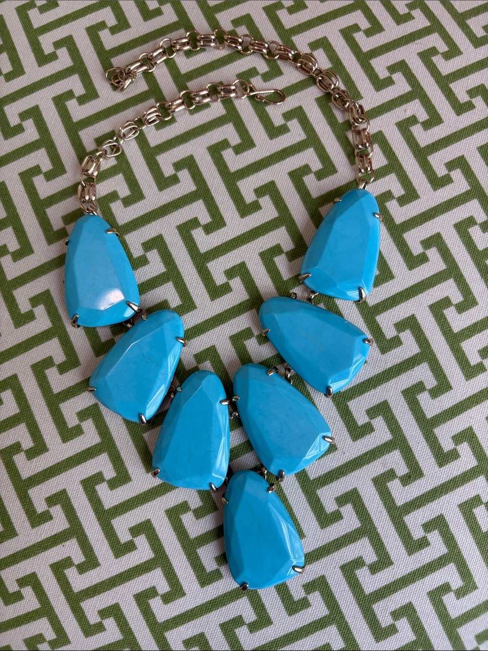 FLASH SALE 🤩Kendra Scott Harlow statement necklace turquoise gold tone. Like new - Picture 5 of 9